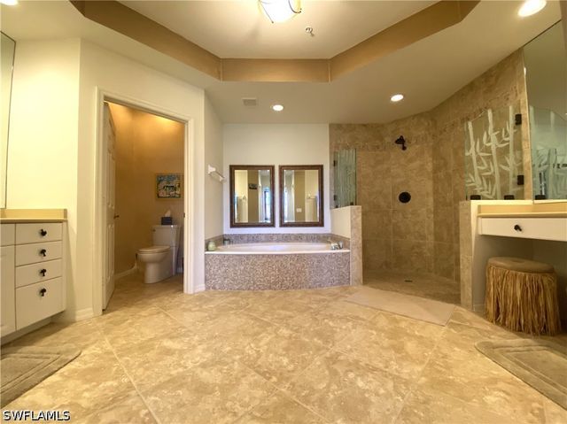 1570 Winding Oaks WAY 201, Naples, FL 34109