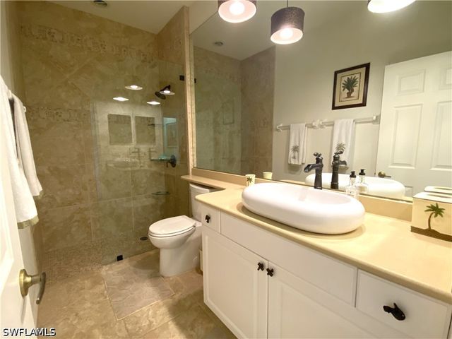 1570 Winding Oaks WAY 201, Naples, FL 34109