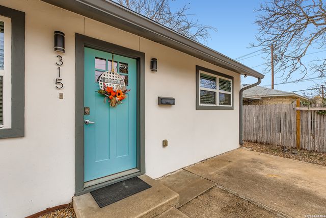 315 N Mimosa, Kerrville, TX 78028