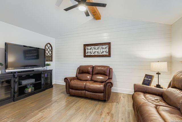 315 N Mimosa, Kerrville, TX 78028