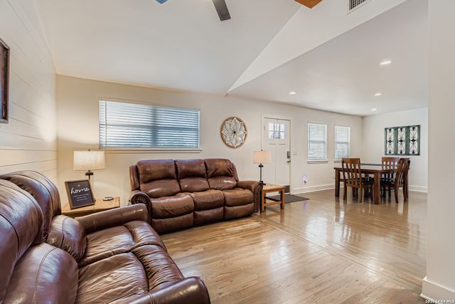 315 N Mimosa, Kerrville, TX 78028