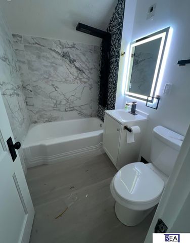 2728 Fontenelle Boulevard, Omaha, NE 68104