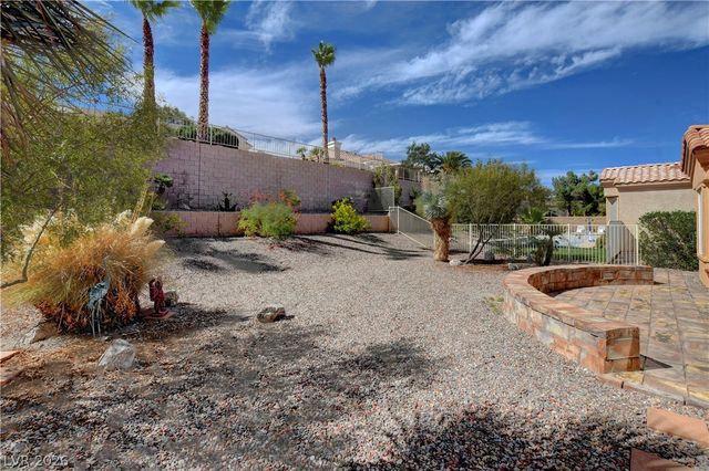 2105 Red Dawn Sky Street, Las Vegas, NV 89134