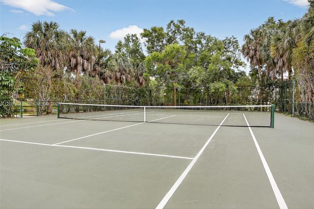 9999 Summerbreeze Dr 401, Sunrise, FL 33322