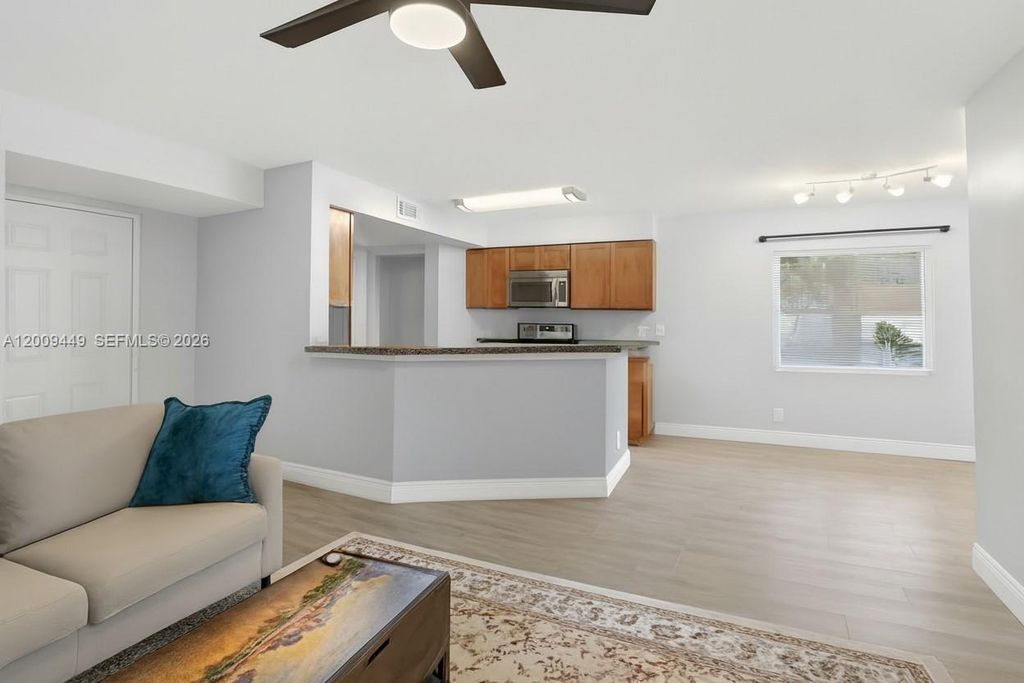 9999 Summerbreeze Dr 401, Sunrise, FL 33322