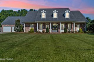 1002 Spanish Moss Drive, Breaux Bridge, LA 70517