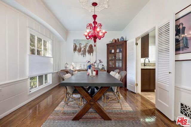 208 S El Camino Drive, Beverly Hills, CA 90212