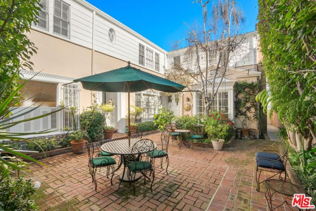 208 S El Camino Drive, Beverly Hills, CA 90212