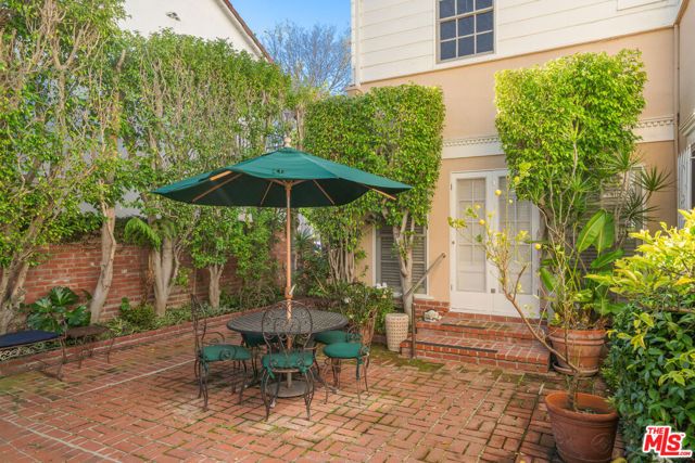 208 S El Camino Drive, Beverly Hills, CA 90212