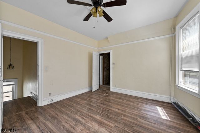 52 Wade St, Jersey City, NJ 07305