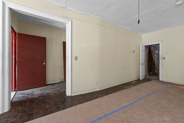 52 Wade St, Jersey City, NJ 07305