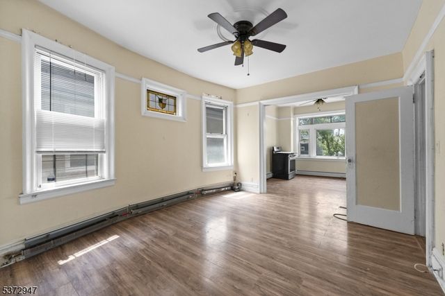 52 Wade St, Jersey City, NJ 07305