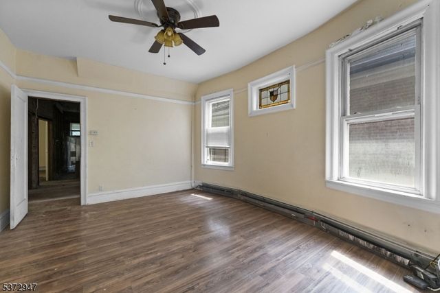 52 Wade St, Jersey City, NJ 07305