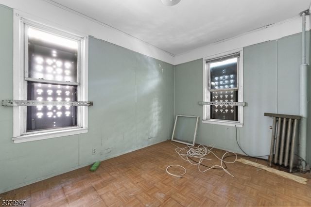 52 Wade St, Jersey City, NJ 07305