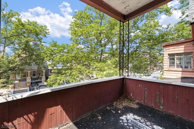 52 Wade St, Jersey City, NJ 07305