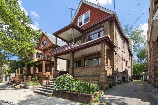 52 Wade St, Jersey City, NJ 07305