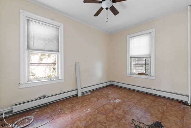 52 Wade St, Jersey City, NJ 07305
