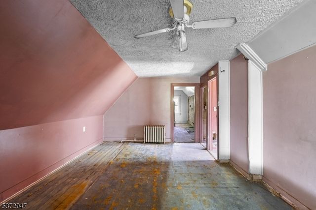 52 Wade St, Jersey City, NJ 07305