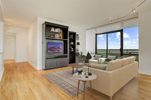 15 Greenway Plaza 18F, Houston, TX 77046