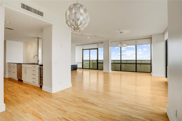 15 Greenway Plaza 18F, Houston, TX 77046