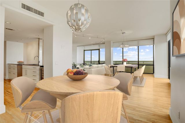 15 Greenway Plaza 18F, Houston, TX 77046
