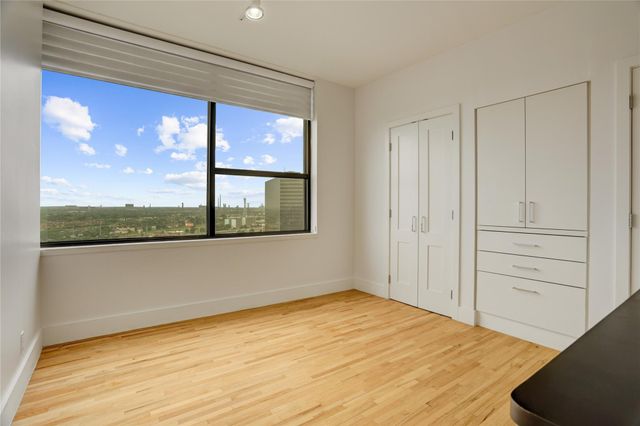 15 Greenway Plaza 18F, Houston, TX 77046