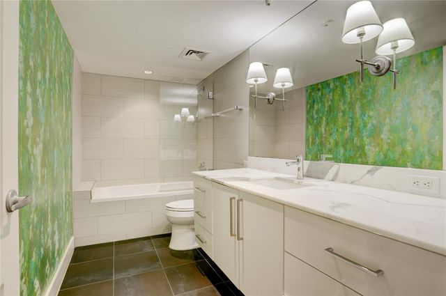 15 Greenway Plaza 18F, Houston, TX 77046
