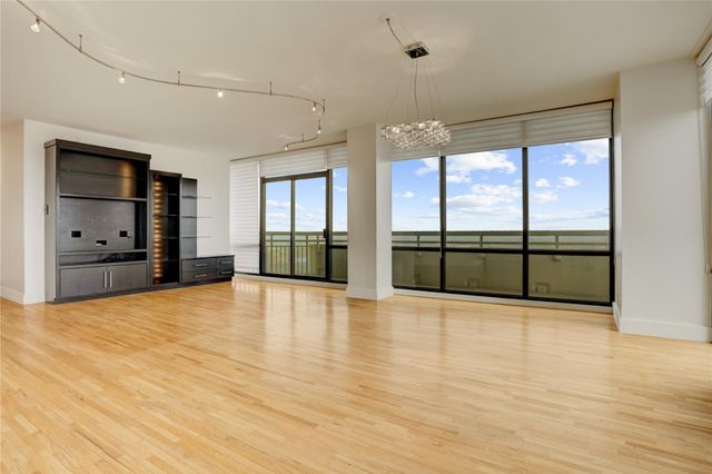 15 Greenway Plaza 18F, Houston, TX 77046