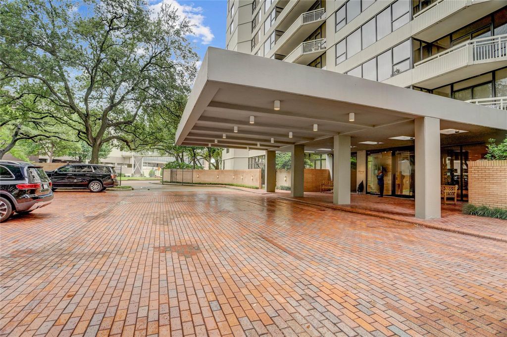 15 Greenway Plaza 18F, Houston, TX 77046