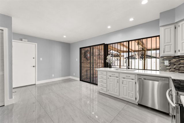 3025 Tres Logos Lane, Dallas, TX 75228