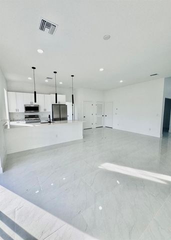 3613 18th Street W, Lehigh Acres, FL 33971