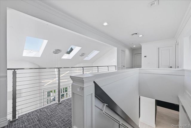 5 Meadow Gate W, Saint James, NY 11780