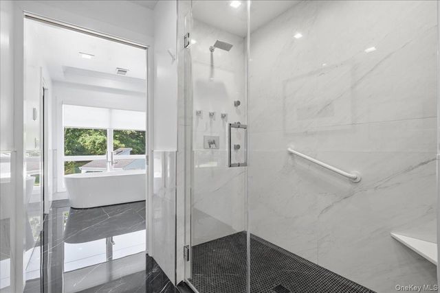 5 Meadow Gate W, Saint James, NY 11780