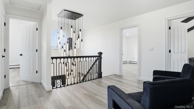 8 Hamilton Place, Lake Grove, NY 11755