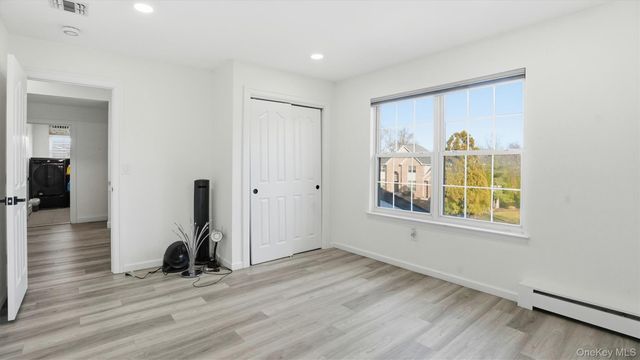 8 Hamilton Place, Lake Grove, NY 11755