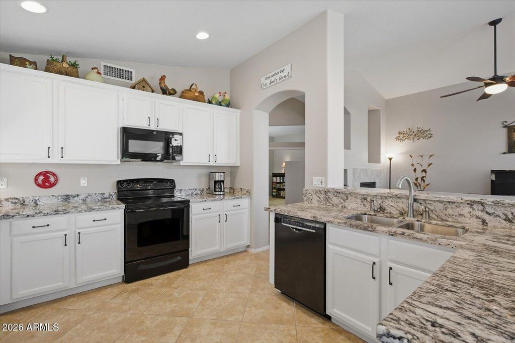 Image 13 of property listing at 4602 E THORN TREE Drive, Cave Creek, AZ 85331