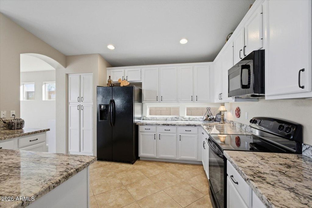 Image 3 of property listing at 4602 E THORN TREE Drive, Cave Creek, AZ 85331