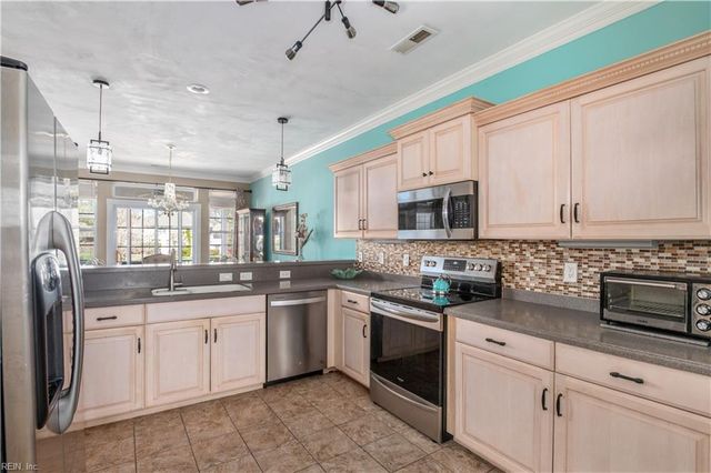 1003 Bay Breeze DR, Suffolk, VA 23435