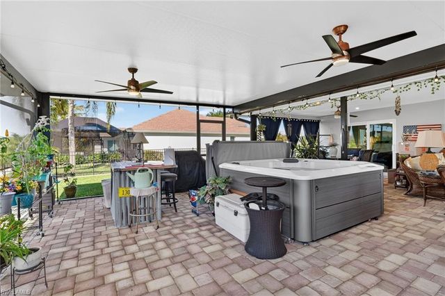 2424 Longboat DR, Naples, FL 34104