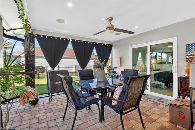 2424 Longboat DR, Naples, FL 34104