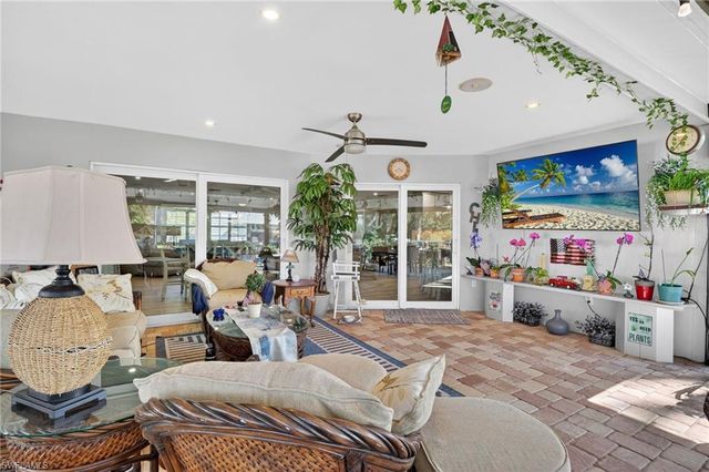 2424 Longboat DR, Naples, FL 34104