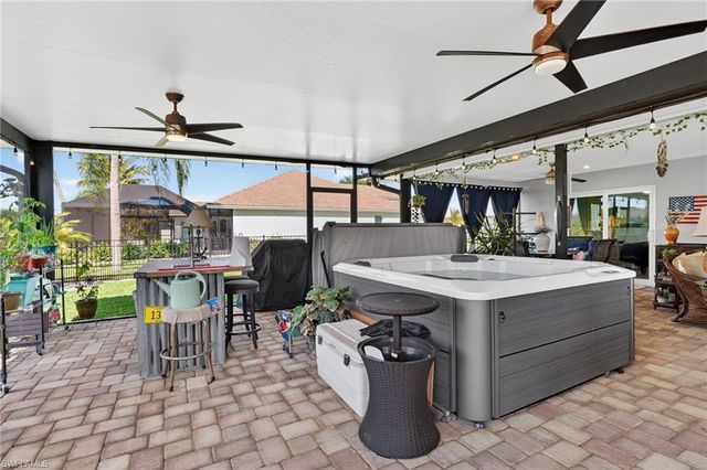 2424 Longboat DR, Naples, FL 34104