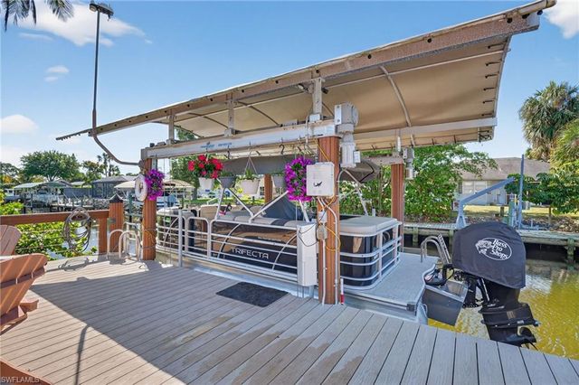 2424 Longboat DR, Naples, FL 34104