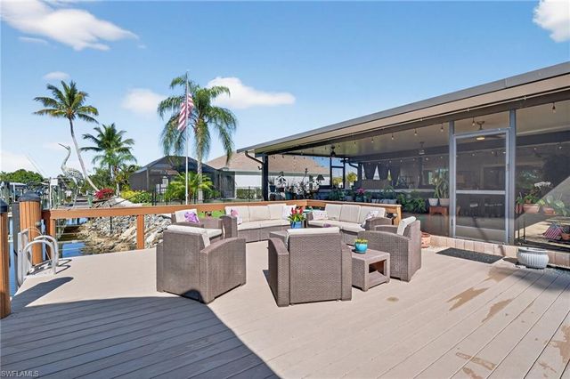 2424 Longboat DR, Naples, FL 34104