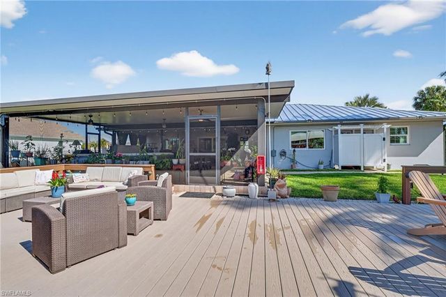 2424 Longboat DR, Naples, FL 34104