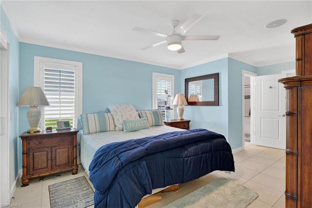 2424 Longboat DR, Naples, FL 34104