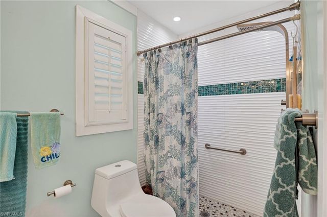 2424 Longboat DR, Naples, FL 34104