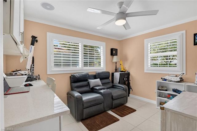 2424 Longboat DR, Naples, FL 34104