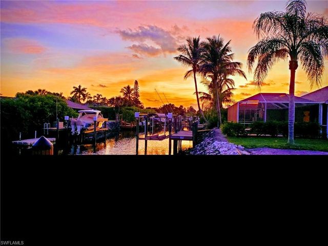 2424 Longboat DR, Naples, FL 34104