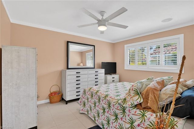 2424 Longboat DR, Naples, FL 34104